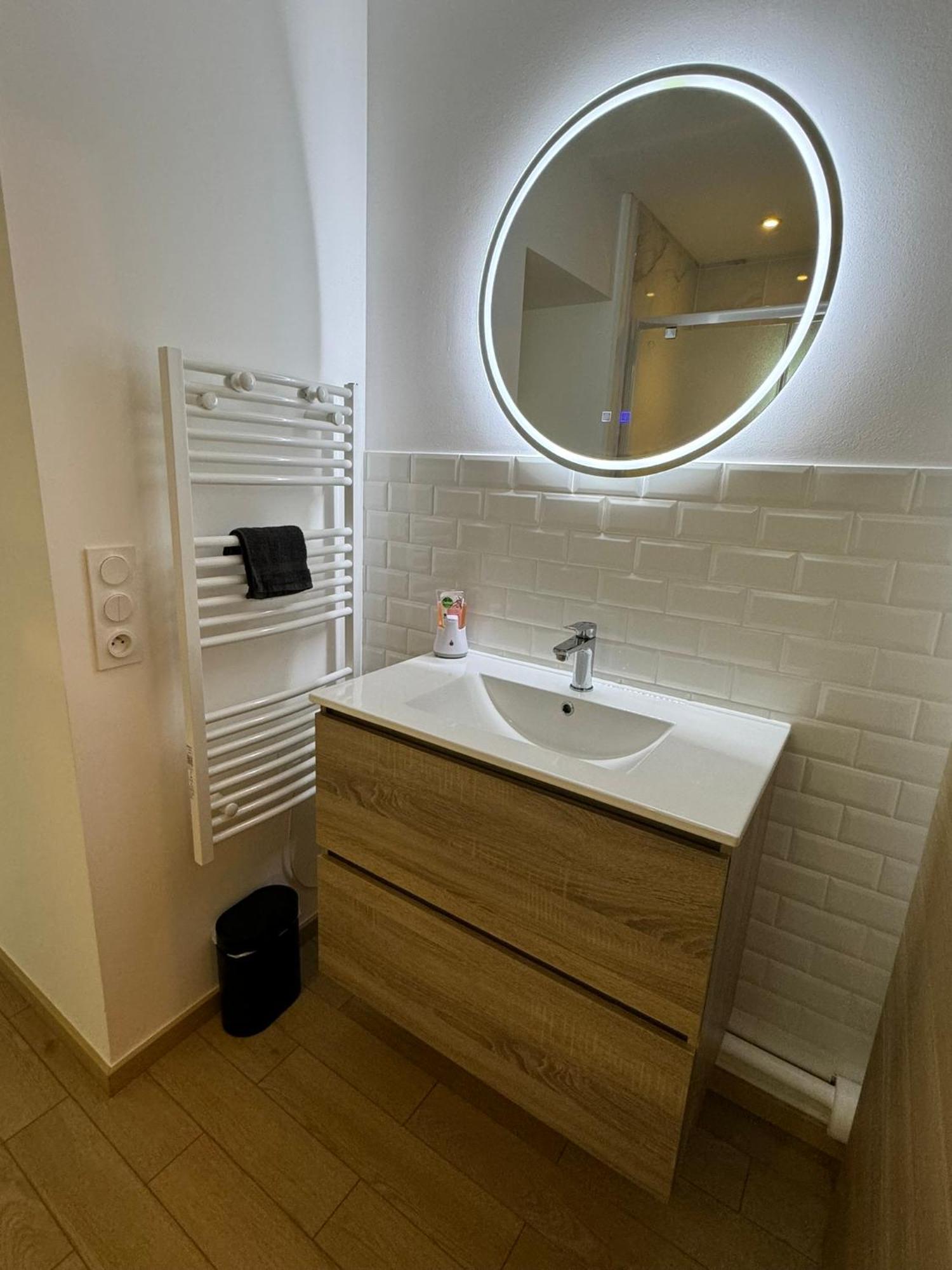 Appartement En Centre-Ville - Local Velos Disponible Mayenne Exterior photo