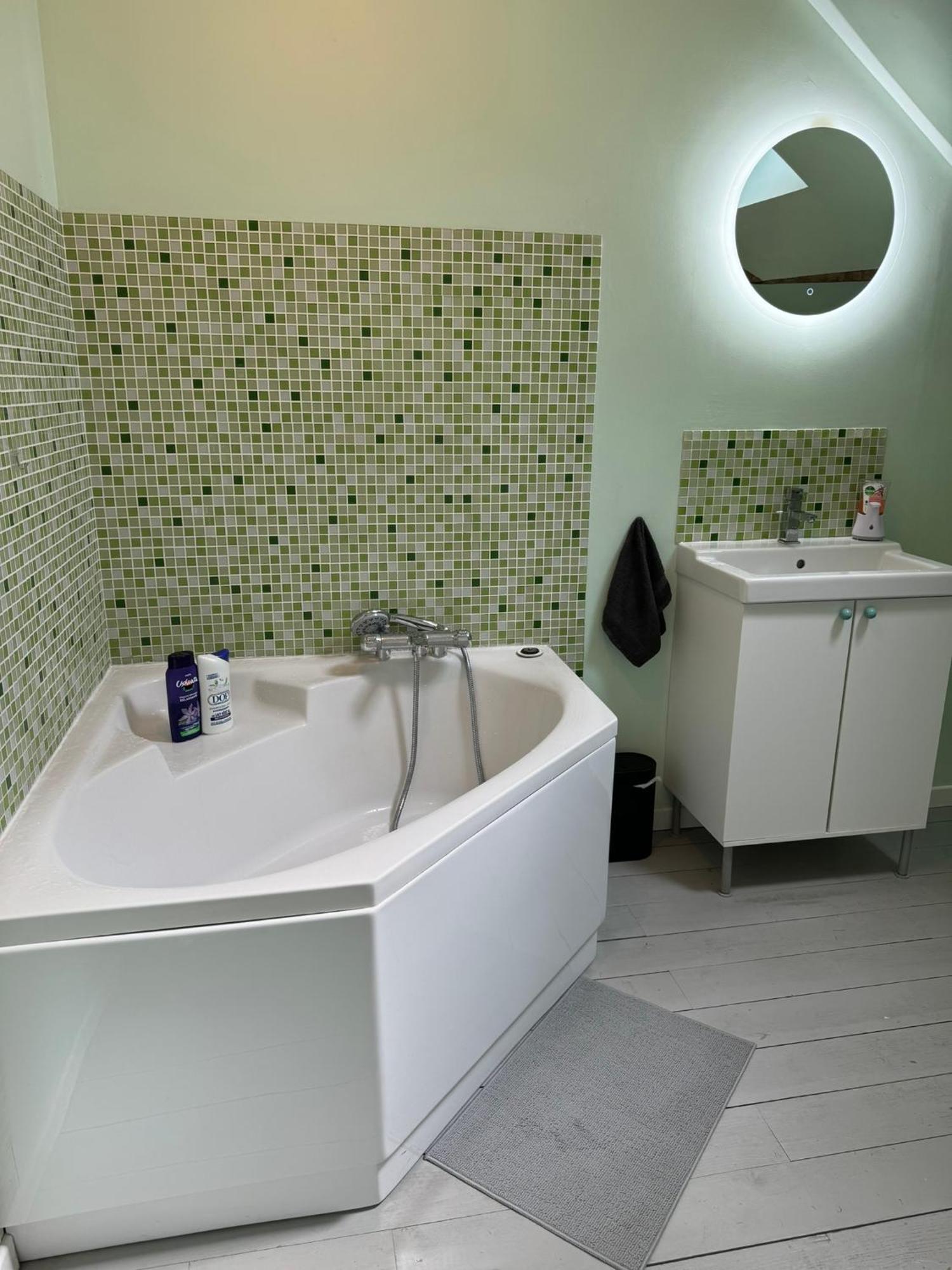Appartement En Centre-Ville - Local Velos Disponible Mayenne Exterior photo