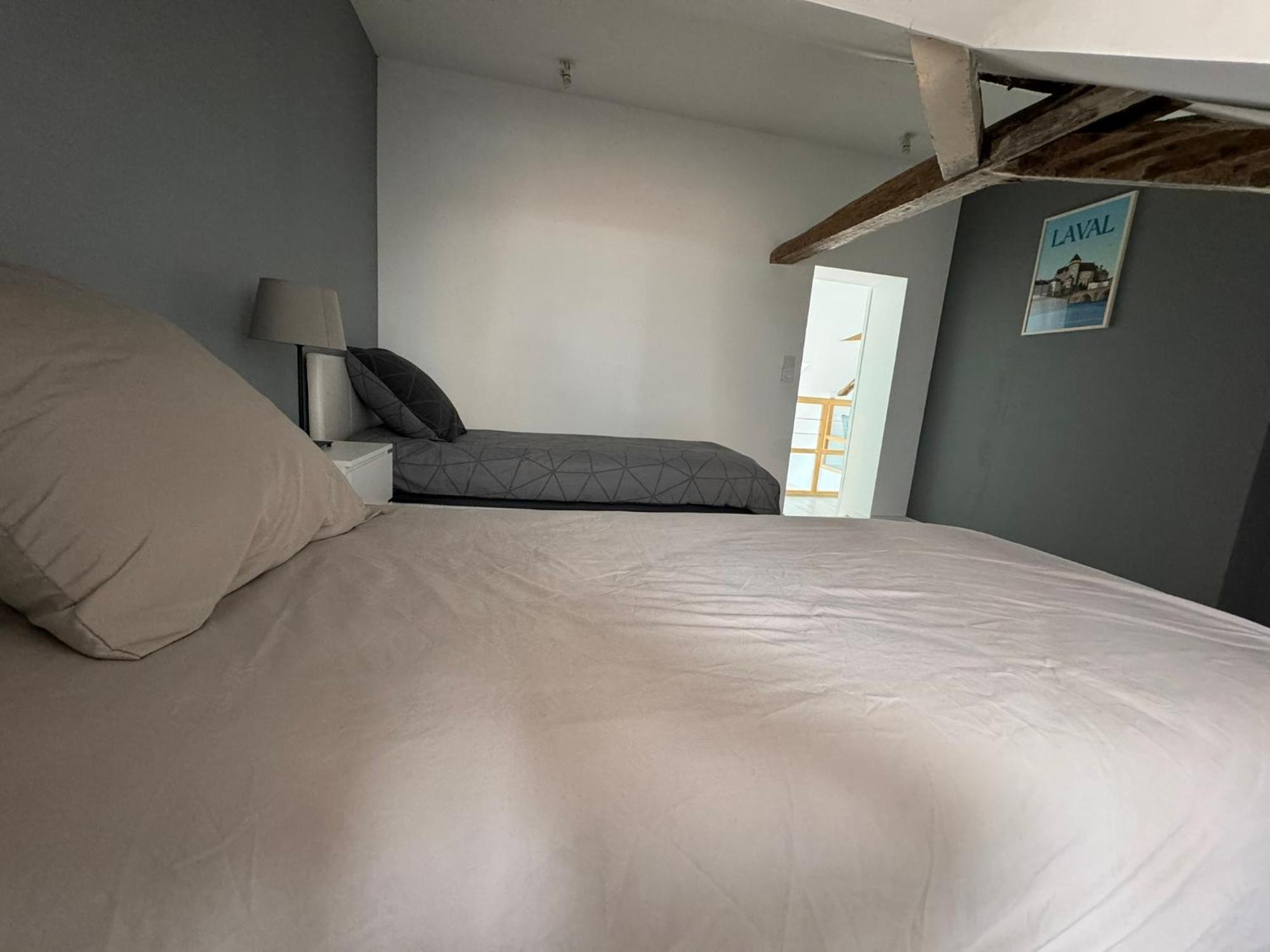 Appartement En Centre-Ville - Local Velos Disponible Mayenne Exterior photo